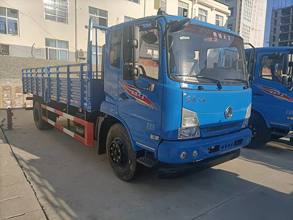 教練車發動機加多少機油最合適？